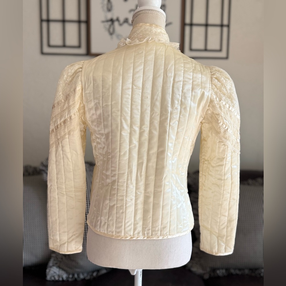 VTG Jessica's Gunne Sax Quilted Long Sleeve Satin
Lace Trim Open Prairie Jacket - Picture 6 of 16